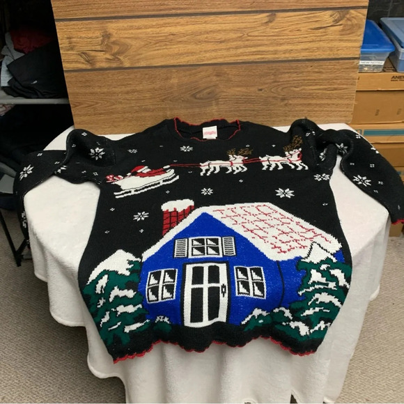 Holiday Time Christmas black sweater size large Santa/reindeer - Picture 5 of 6